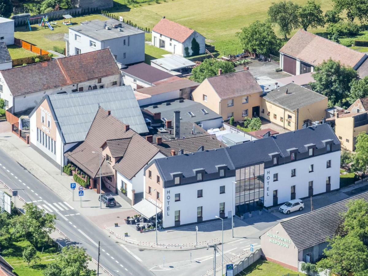 Hotel Antek Zlinice Esterno foto