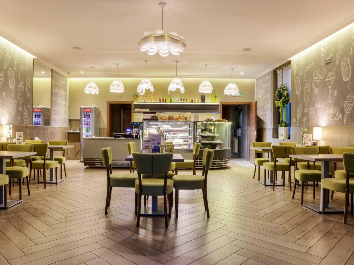 Hotel Antek Zlinice Esterno foto