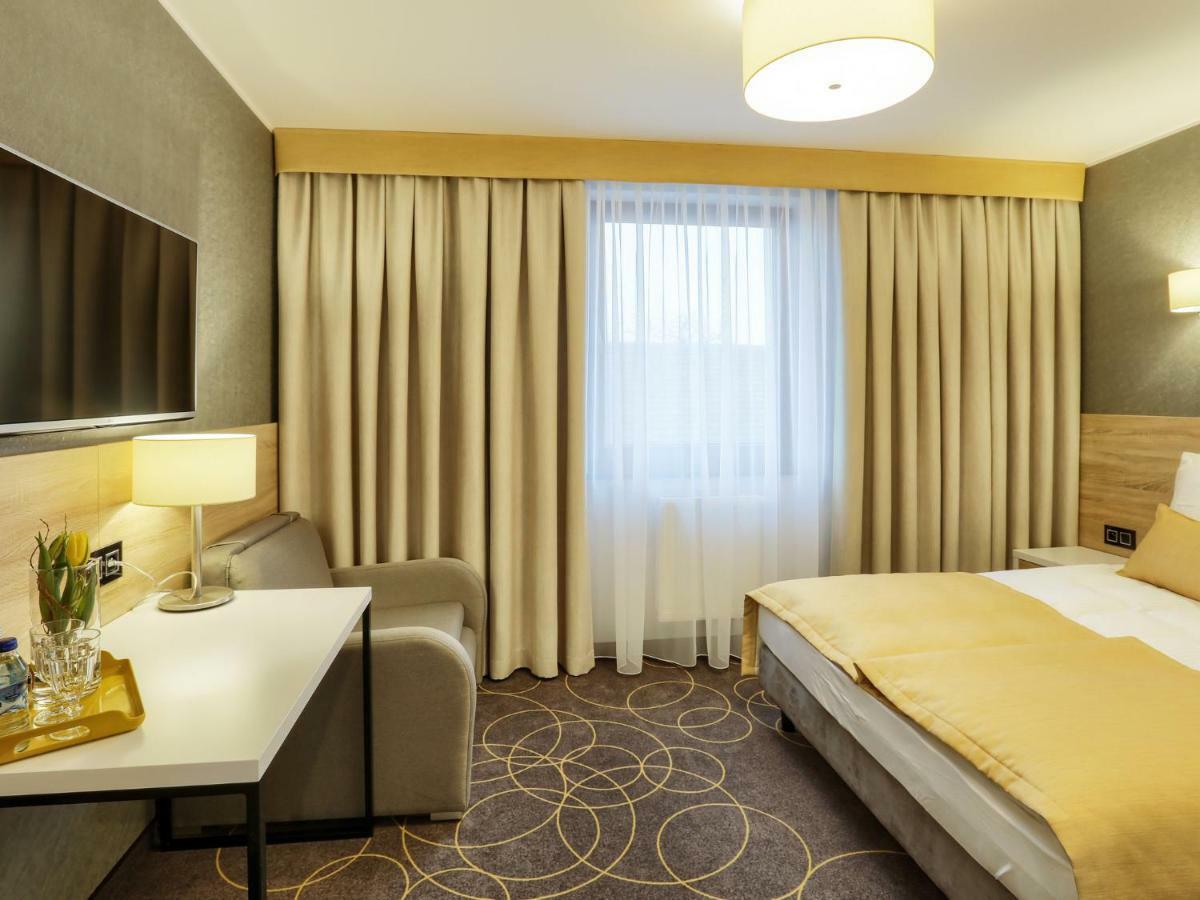 Hotel Antek Zlinice Esterno foto