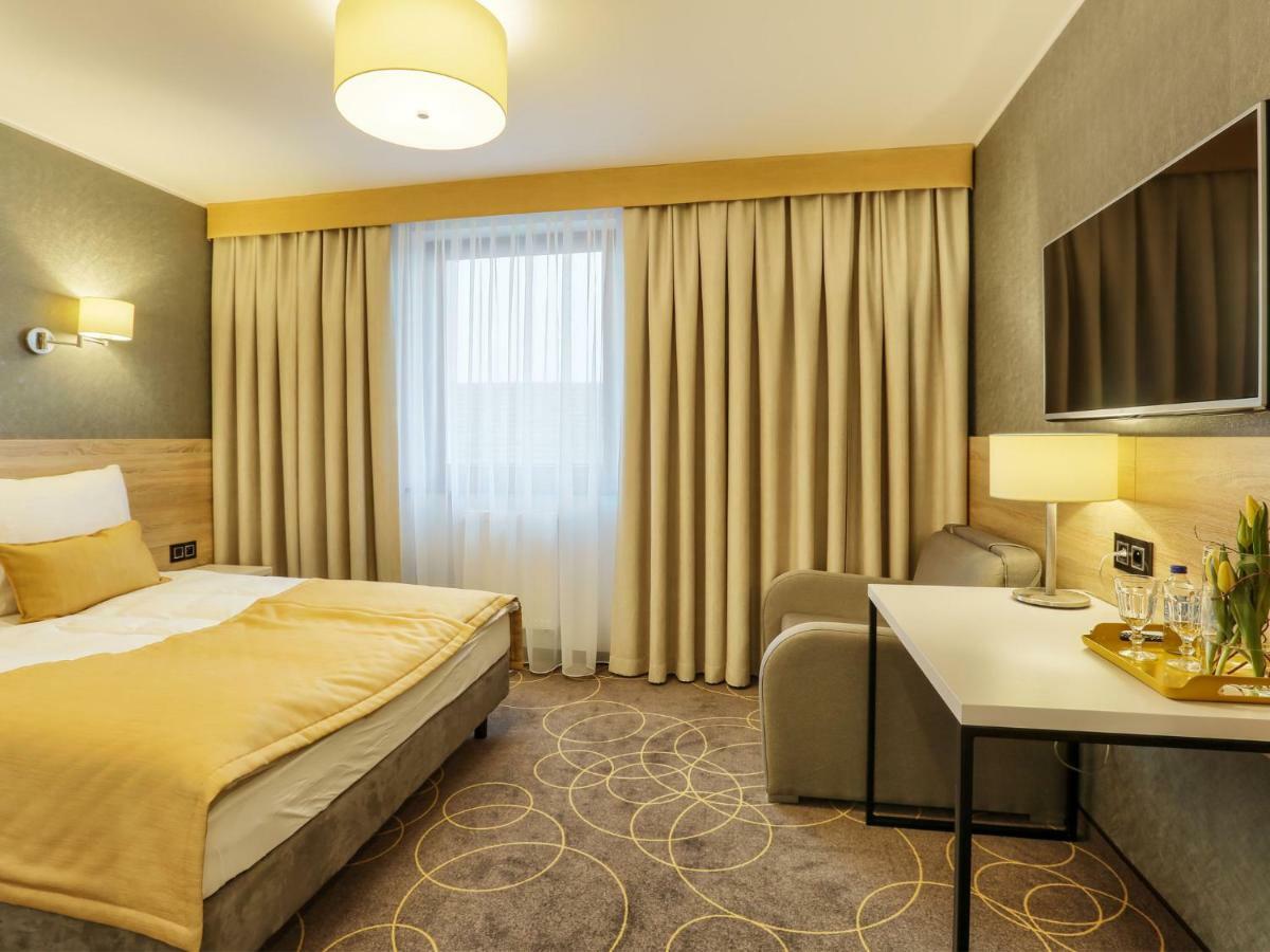 Hotel Antek Zlinice Esterno foto