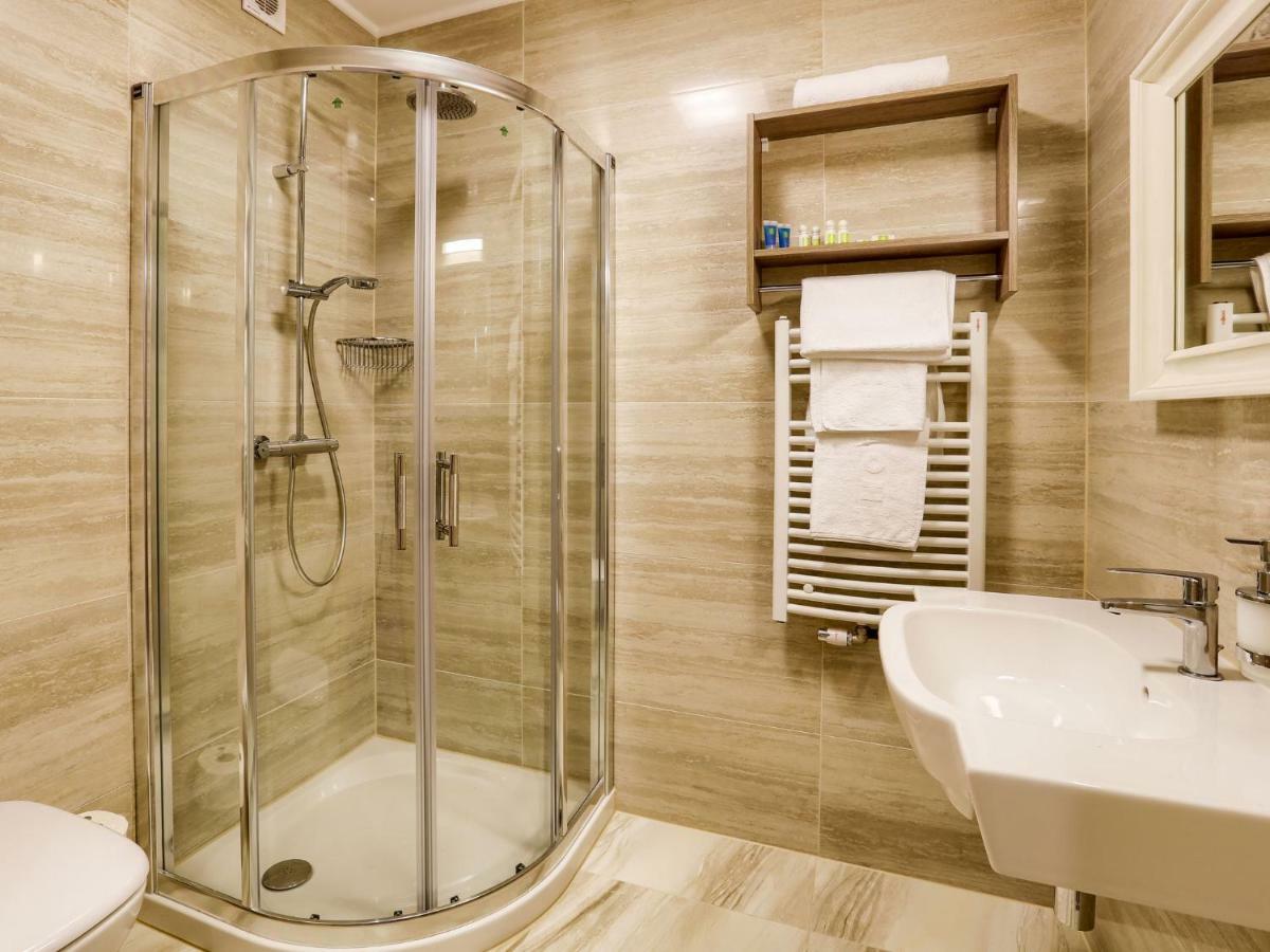 Hotel Antek Zlinice Esterno foto